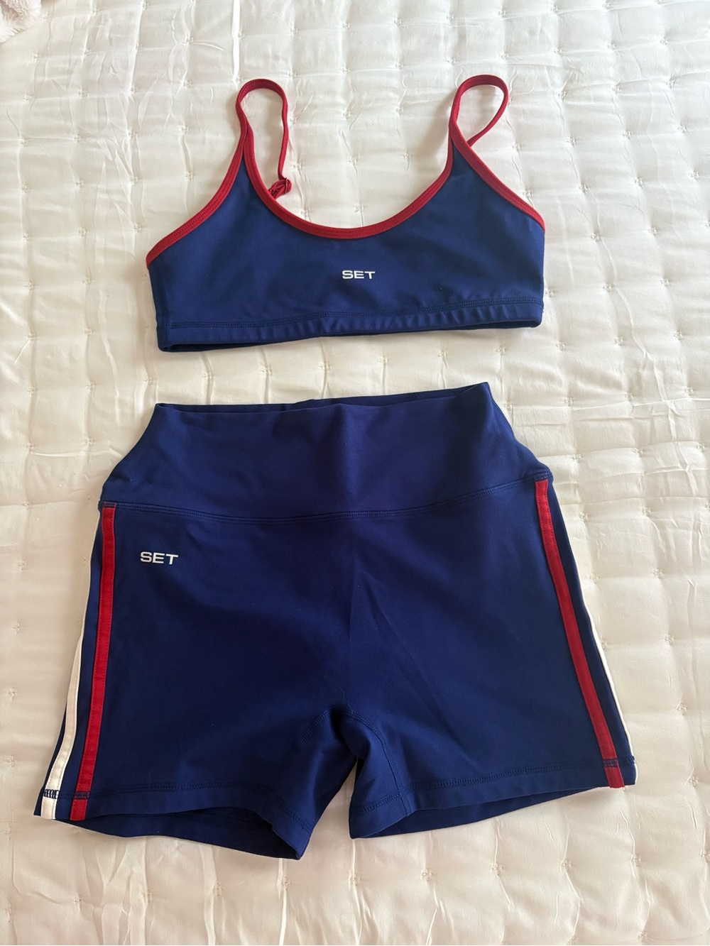 SET Active Set SMALL TOP MEDIUM BOTTOM